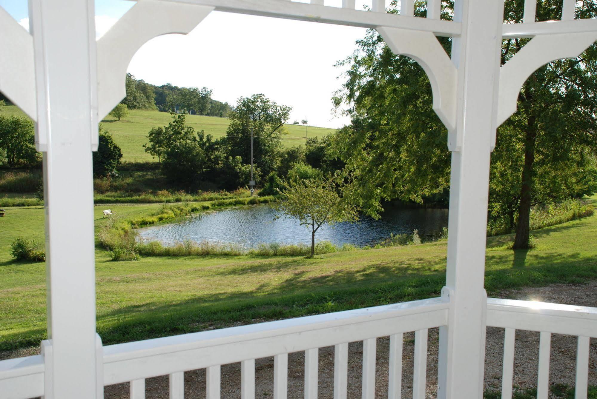 Hawk Valley Retreat & Cottages Galena Exterior photo