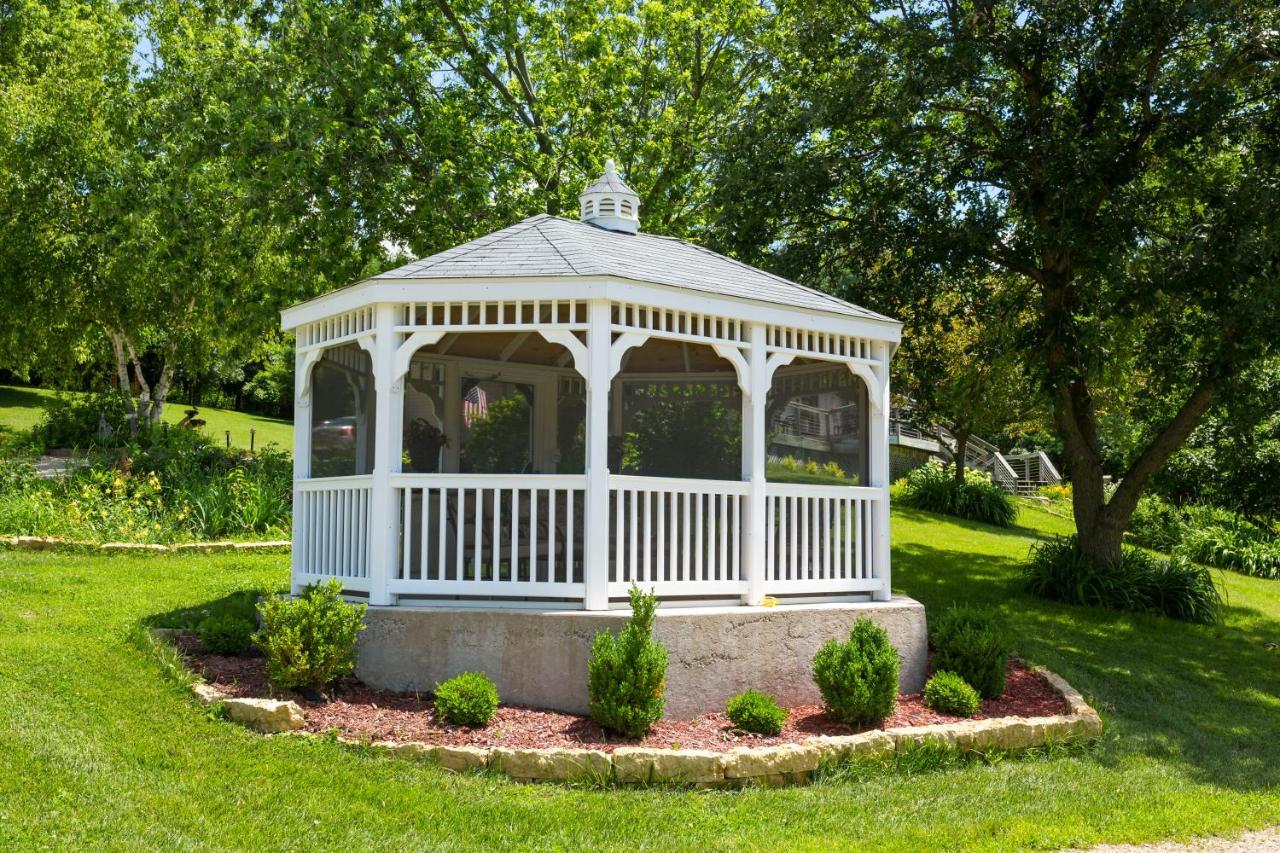 Hawk Valley Retreat & Cottages Galena Exterior photo