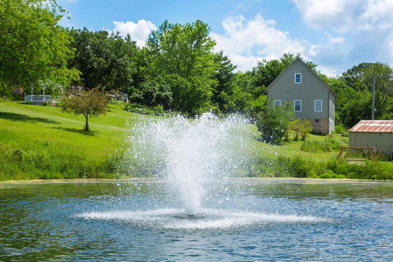 Hawk Valley Retreat & Cottages Galena Exterior photo